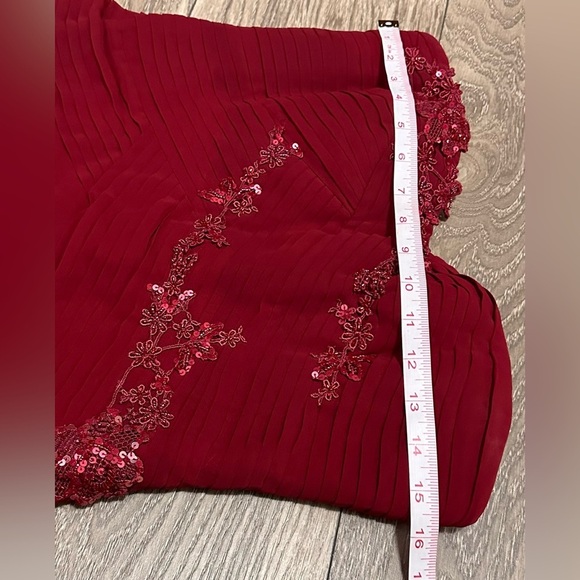 👗Elegant Burgundy Chiffon Layered Formal Gown with Silk Lining -👗 - Picture 11 of 15